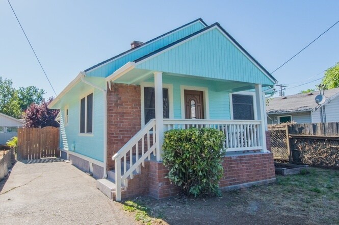 Building Photo - 5409 NE 16th Ave