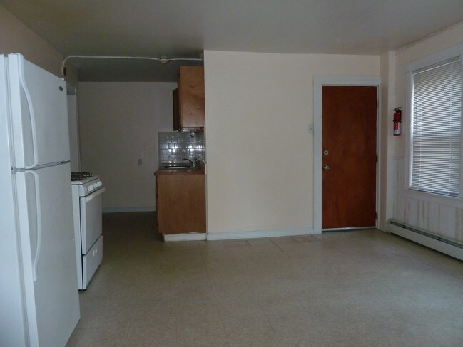 Building Photo - 288 Manton Ave