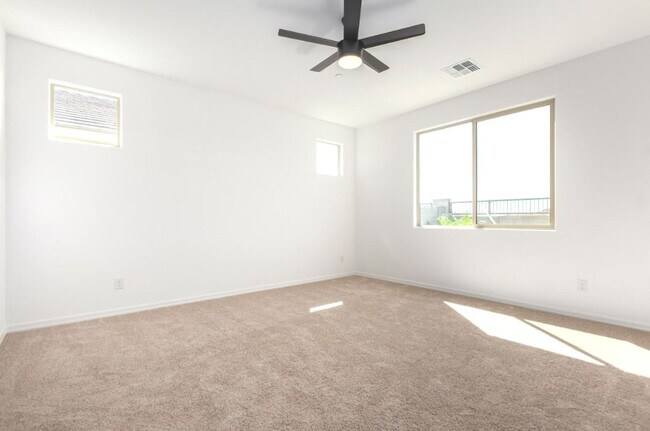 Building Photo - 13573 W Shifting Sands Dr