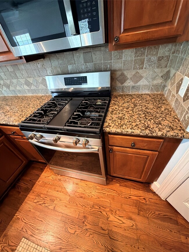 Building Photo - 1007 Kern St