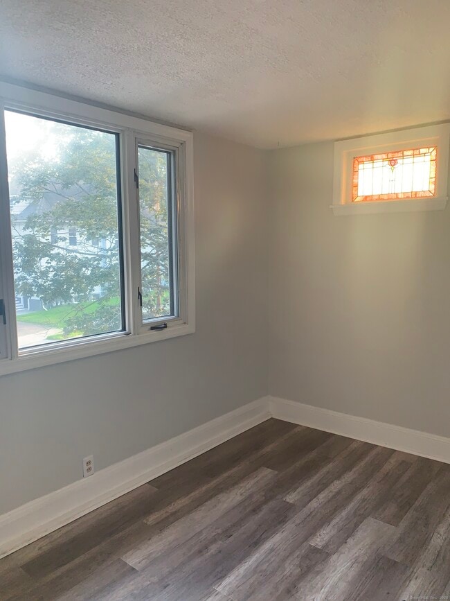 Building Photo - 96 Seaview Terrace