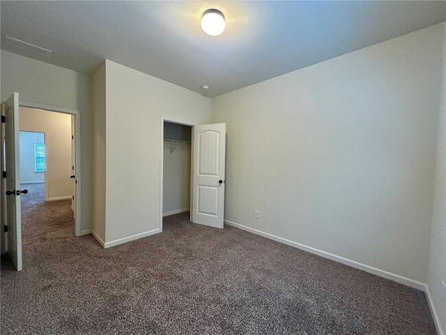 Building Photo - 664 Oakside Pl
