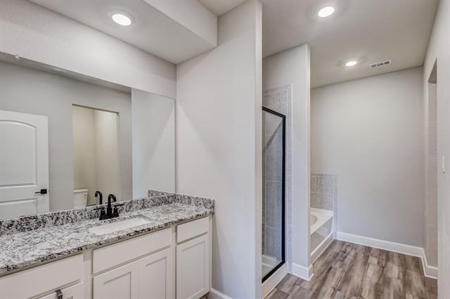 Building Photo - 1816 Jeanine Dr