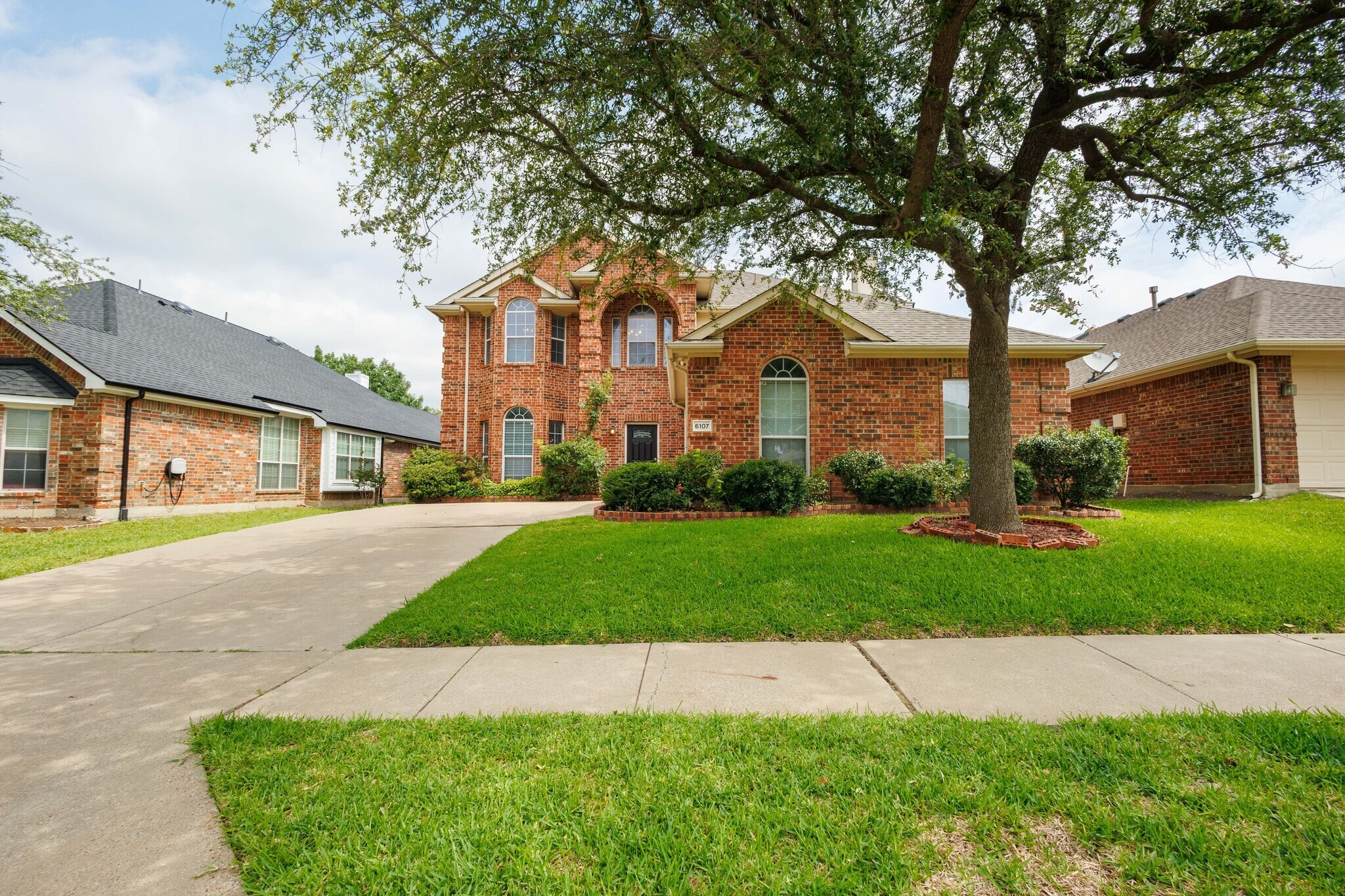 Building Photo - 6107 Lakecrest Dr