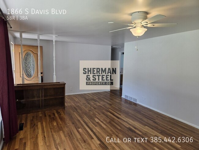 Building Photo - 1866 S Davis Blvd