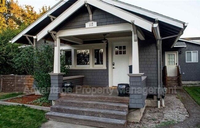 Building Photo - 117 NW 11th St