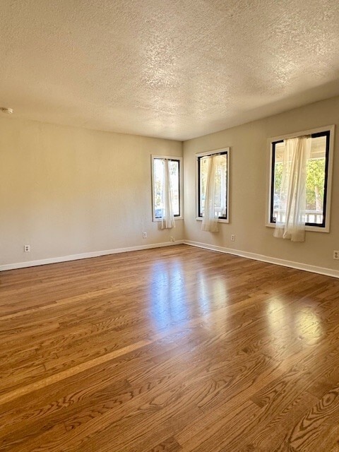Building Photo - 1458 Santa Clara Ave