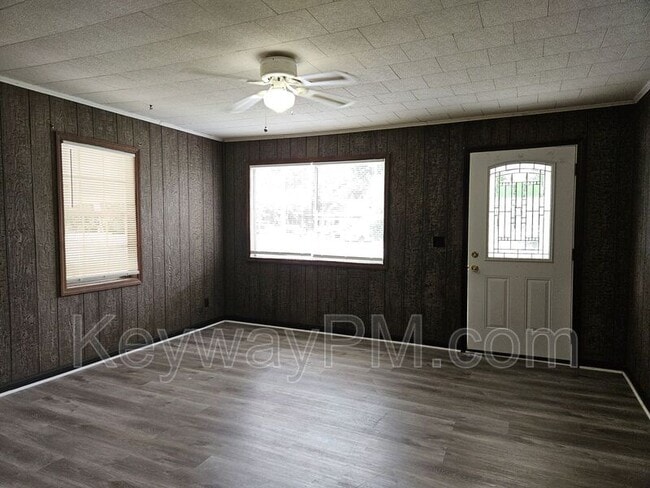 Building Photo - 119 2nd Ave