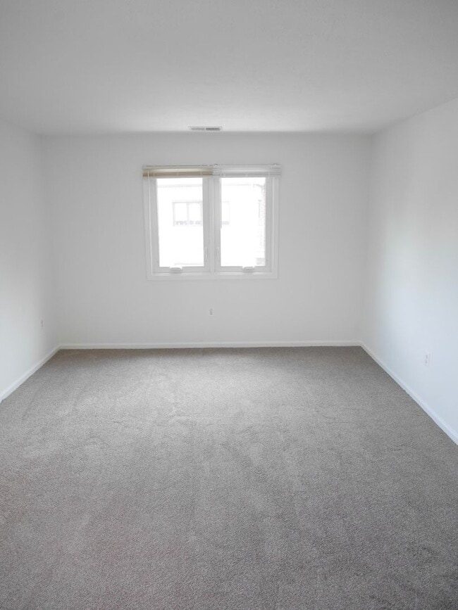 Building Photo - Charming Condo in Gaithersburg, MD