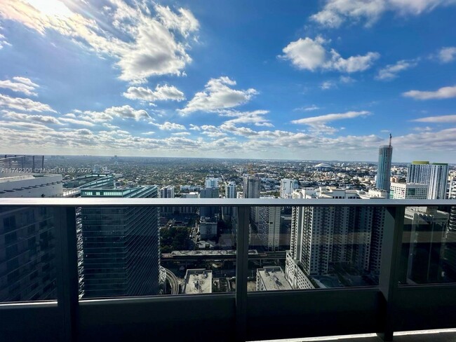 Building Photo - 1000 Brickell Plaza