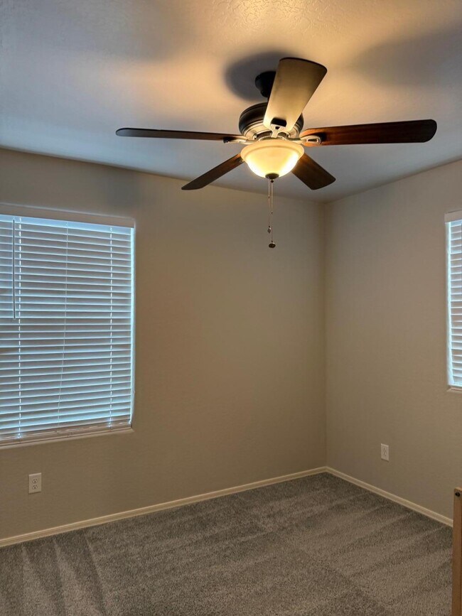 Building Photo - 16579 W Jenan Dr