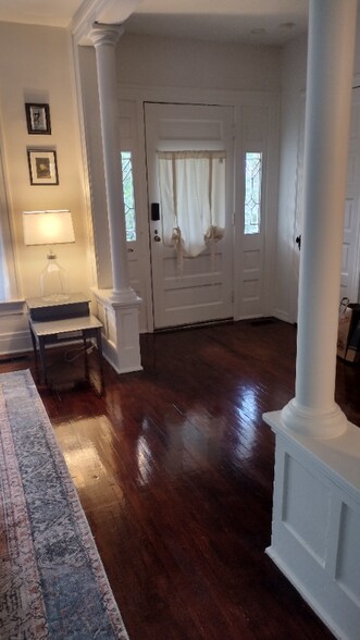 Primary Photo - 20 Greenwood Ave