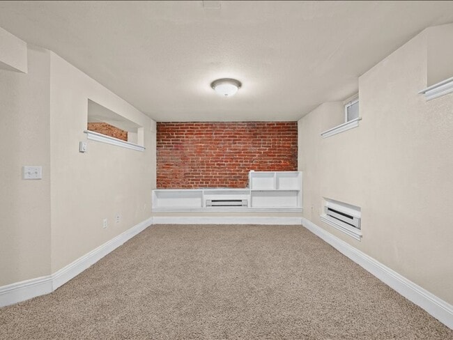 Building Photo - A 1 bed in the Heart of Five Points