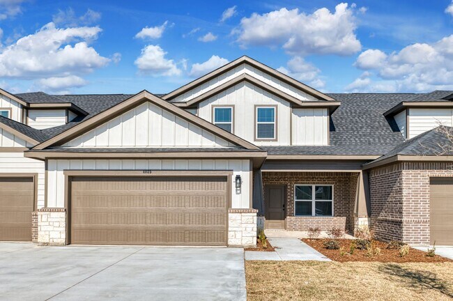 Building Photo - AVAILABLE NOW!  CUL-DE-SAC TRIPLEX LOT LOCATED ON 1-ACRE IN MIDLOTHIAN, TX!