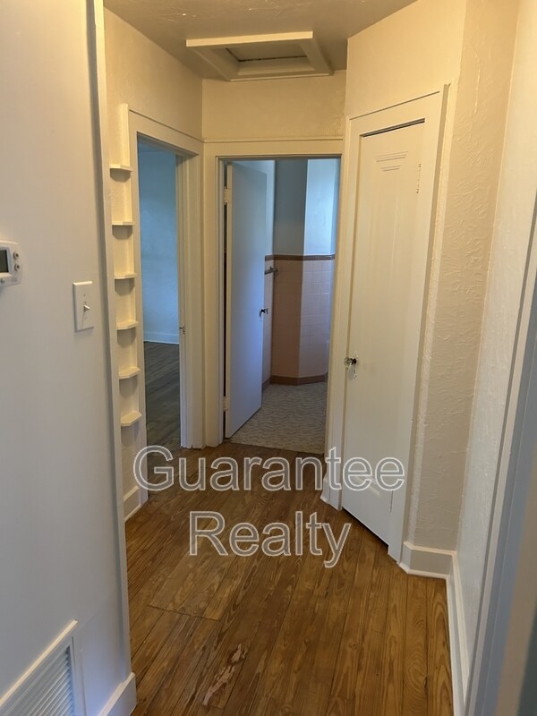 Building Photo - 2246 SE 3rd Ave