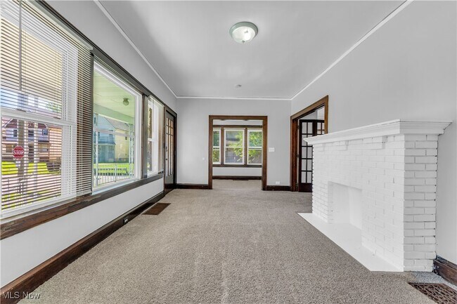 Building Photo - 3882 W 31st St