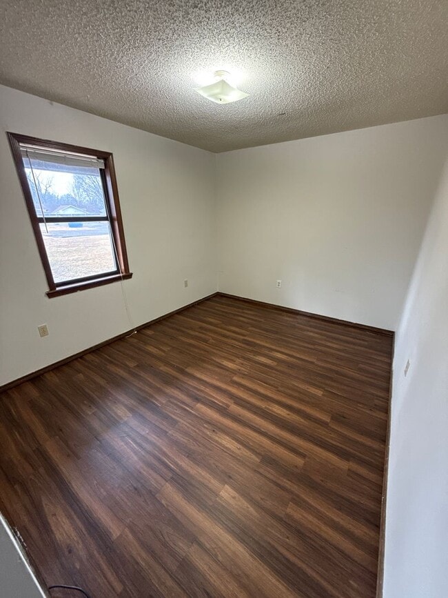 Building Photo - 805 E N St