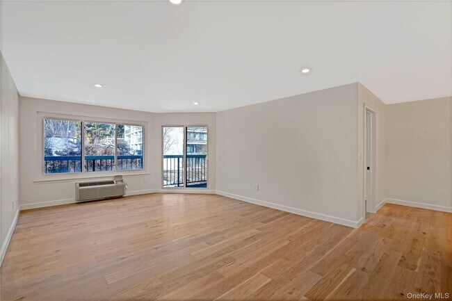 Building Photo - 400 High Point Dr