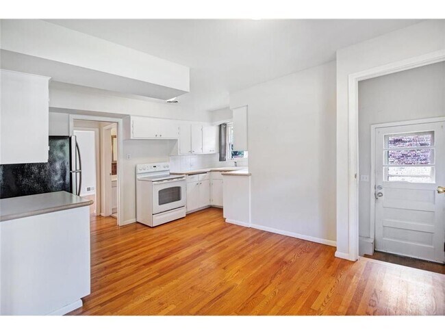 Building Photo - 3829 Ewing Ave S