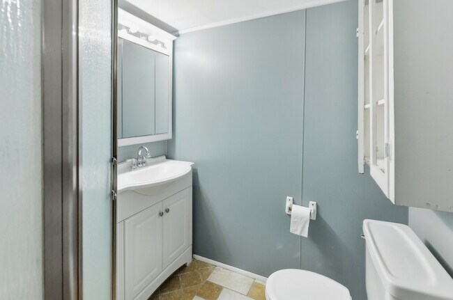 Building Photo - 1608 S 55th St