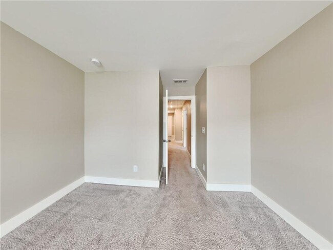 Building Photo - 6423 Shalks Xing Dr