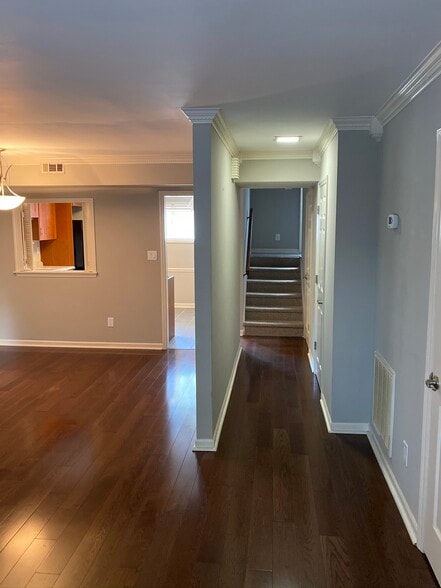 Building Photo - 1627 10th St Pl NW