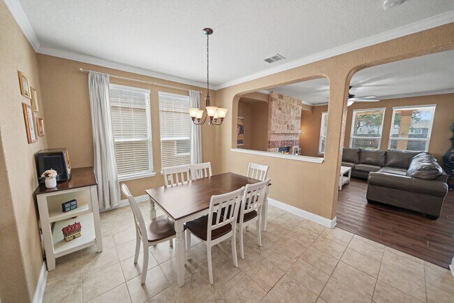Building Photo - Exquisite 3-bedroom, 2.5-bathroom off 1604 and Culebra Road - Realtor Commission: $500