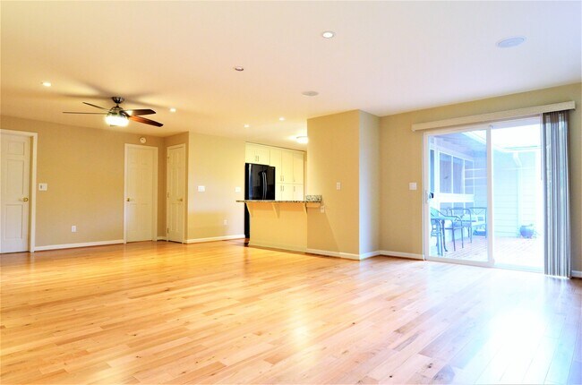 Building Photo - 1814 Whitman Ct NE