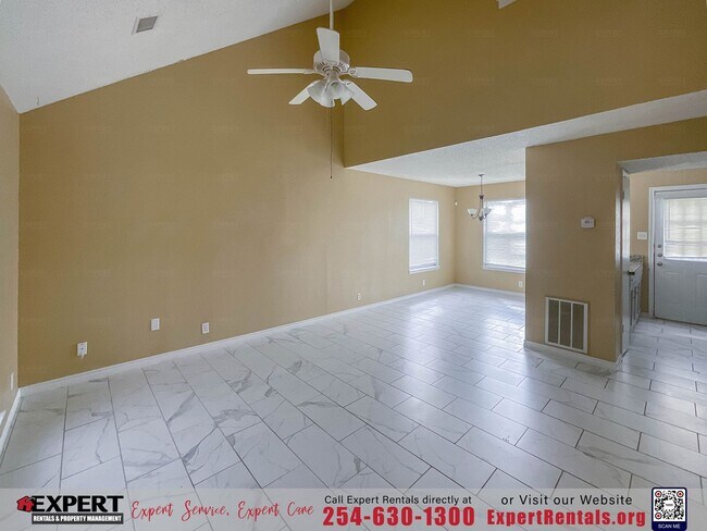 Building Photo - 2307 Lazy Ridge Dr