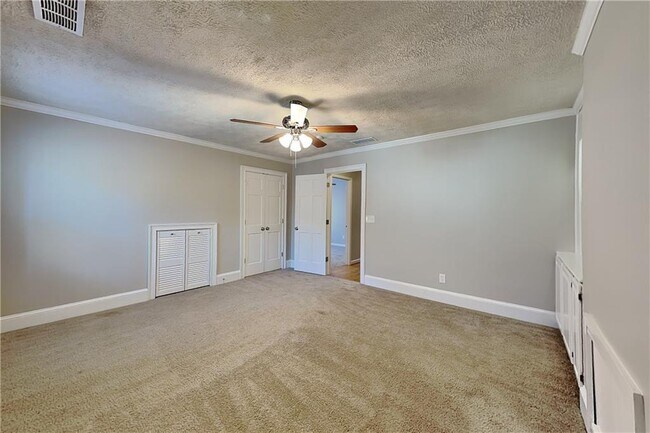 Building Photo - 1035 Atherton Ln