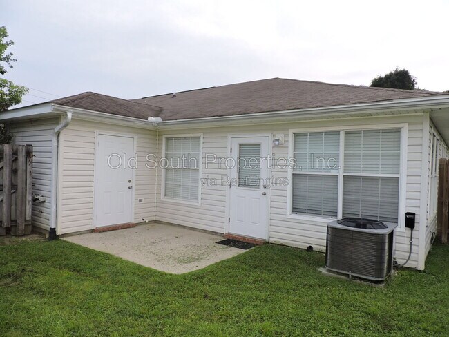 Building Photo - 8110 Heirloom Dr