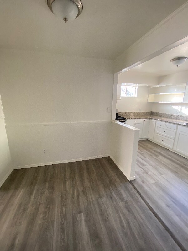 Building Photo - 725 S Osage Ave