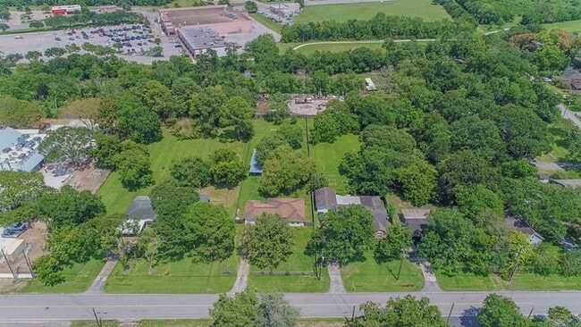 Building Photo - 116 Texas Ave