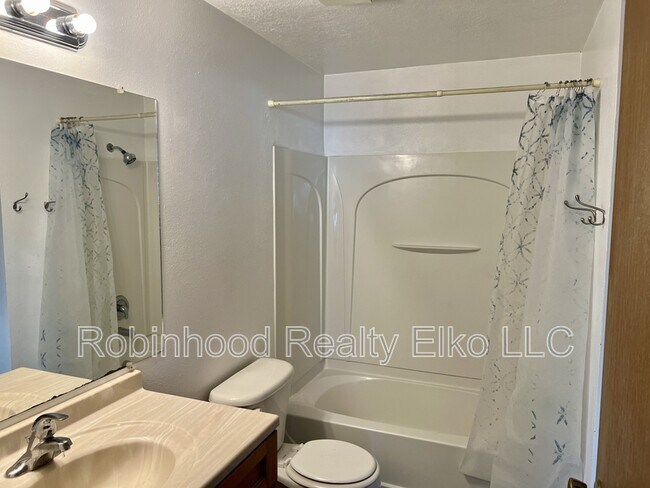 Building Photo - 358 Parkchester Dr