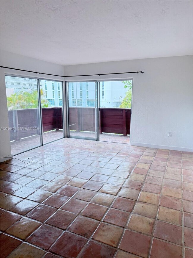 Building Photo - 1205 Mariposa Ave