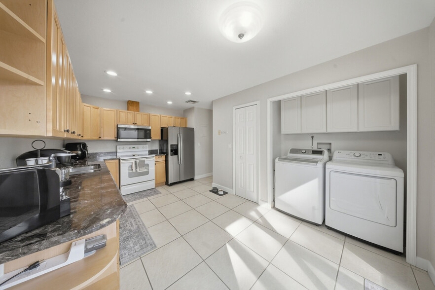 Building Photo - 2474 Tahoe Cir