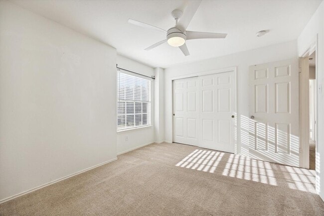 Building Photo - 15721 Ecorio Dr