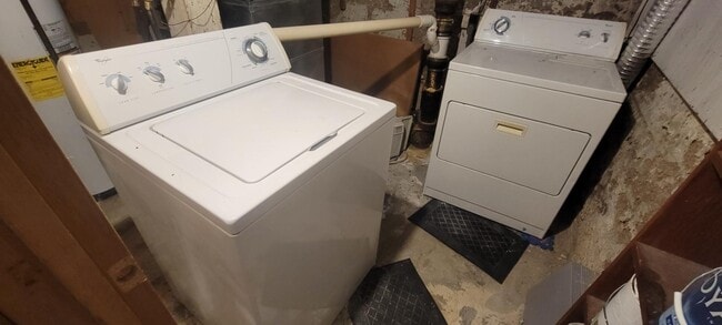 Building Photo - 706 E Lewis St