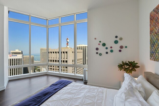 Building Photo - 301 Mission St