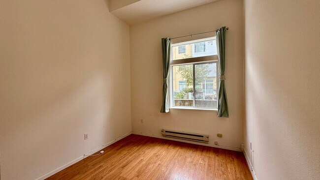 Building Photo - Urban Oasis on Valencia St – 2BR/1BA with ...