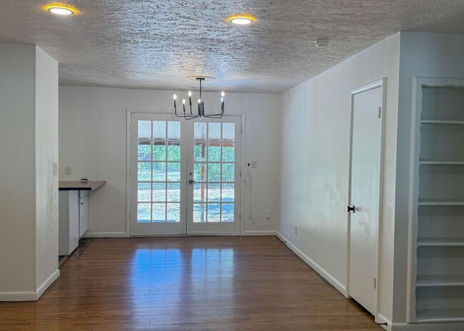 Building Photo - 10416 Ridgeview Dr