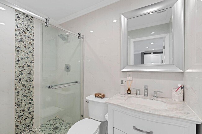 Building Photo - 5400 Poppy Pl