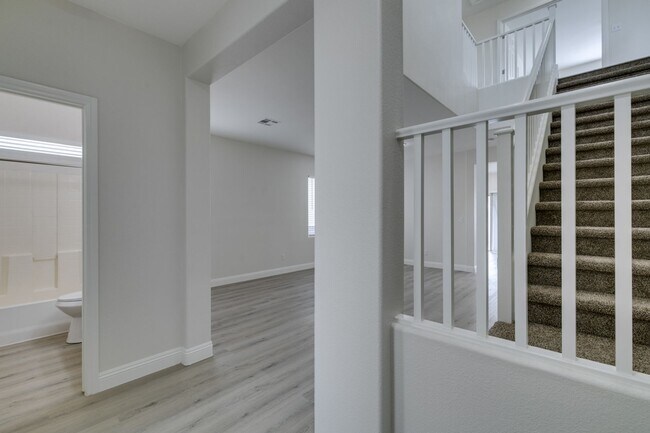 Building Photo - Charming 4 Bedroom, 3 Bathroom Home Near S...