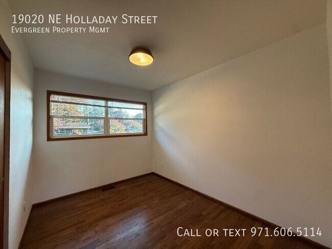 Building Photo - 19020 NE Holladay St