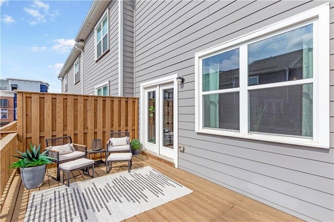 Building Photo - 3642 S Fulton Ave