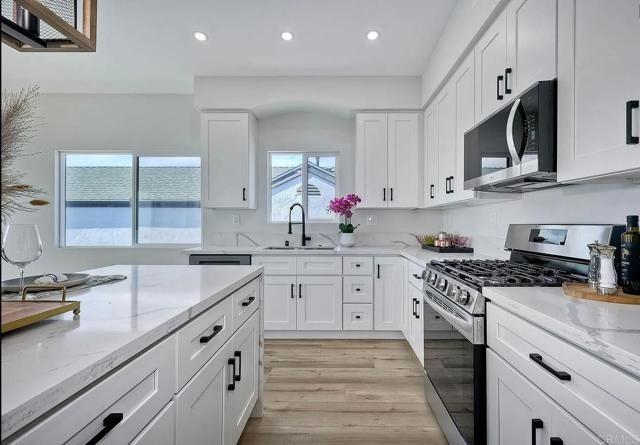 Building Photo - 573 Florida St