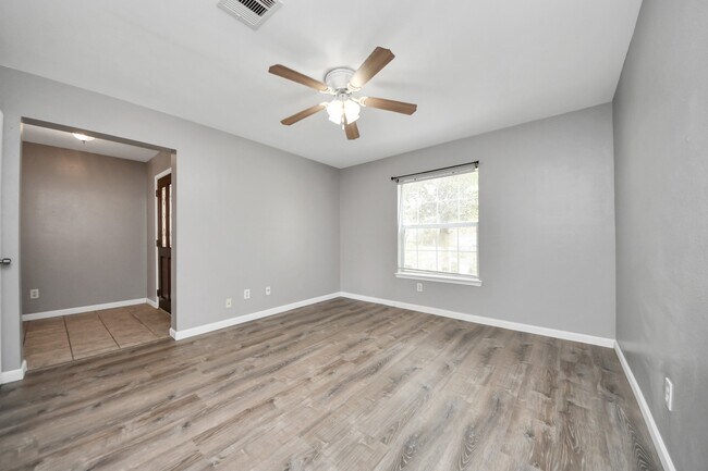 Building Photo - 14707 Country Rose Ln