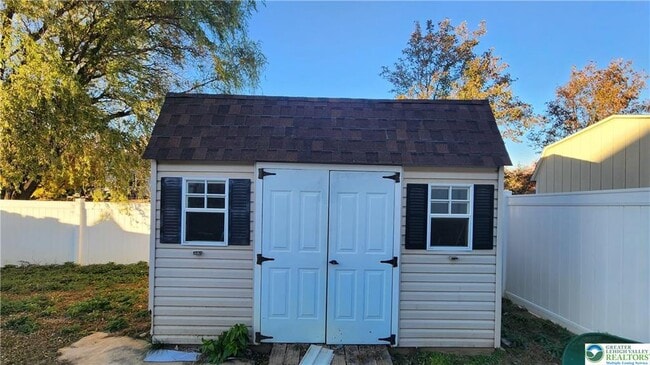 Building Photo - 2285 Juniper Dr