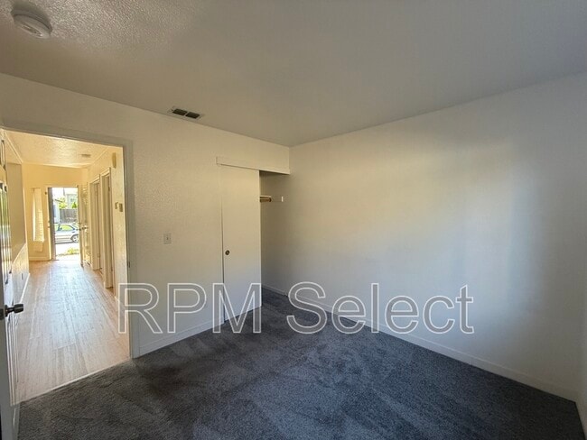 Building Photo - 9108 Bristol Plaza Way
