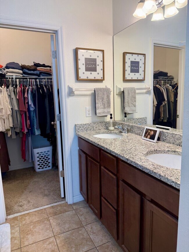 Building Photo - Sawgrass Village Townhomes 3/2.5/1 - Friendly Neighborhood lifestyle